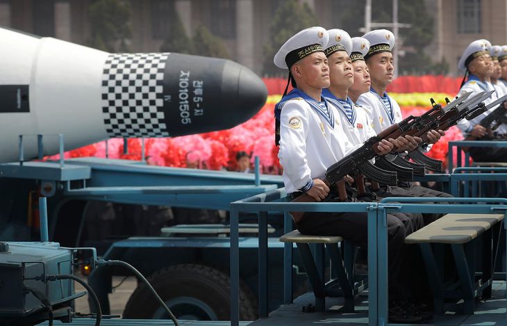 I løbet af det seneste år har Nordkorea affyret en stribe missiler og gennemført to af styrets hidtil fem atomprøvesprængninger i strid med FN's resolutioner. (Foto: AP)