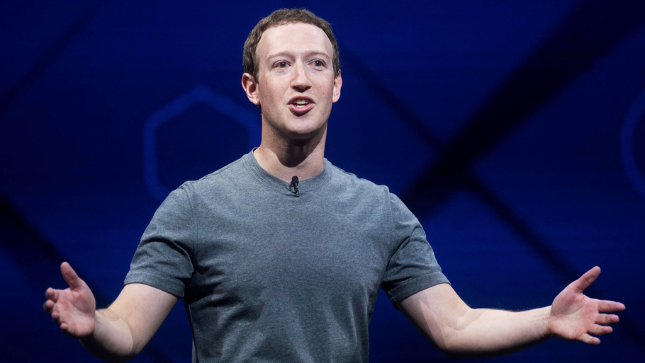 Du er 'varen' hos Facebook. For selv om Mark Zuckerberg har gjort det gratis at bruge Facebook, betaler du dyrt med dine private data. Foto: Noah Berger/AP