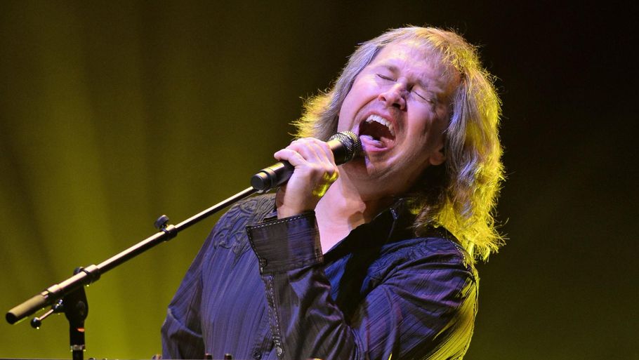 Sanger Ronnie Platt i centrum for Kansas under en koncert i Florida i efteråret 2016. Foto: Larry Marano/All Over Press