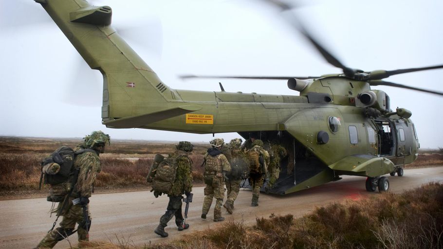 Der er plads til op til 45 fuldt udrustede soldater i den store Merlin-helikopter. Foto: Flyvevåbnets fototjeneste