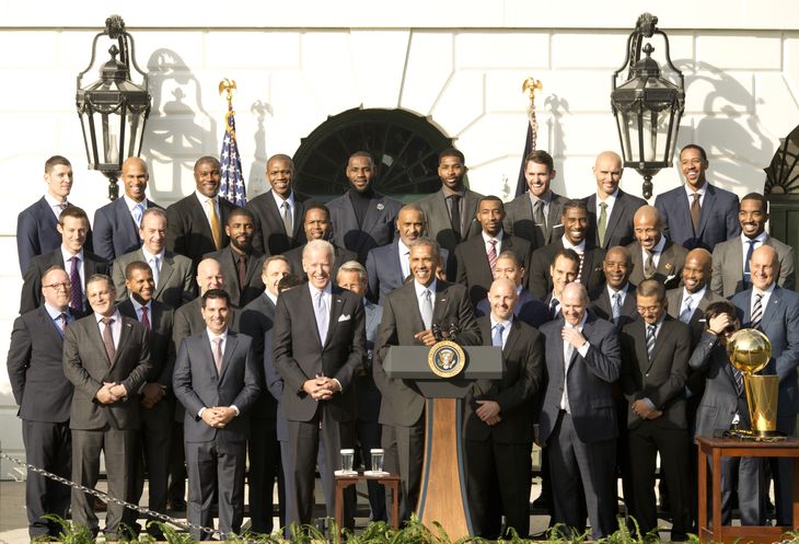 Sidste års mestre, Cleveland Cavaliers, besøgte Det Hvide Hus og Barack Obama efter triumfen i NBA. Foto: All Over Press/Patsy Lynch