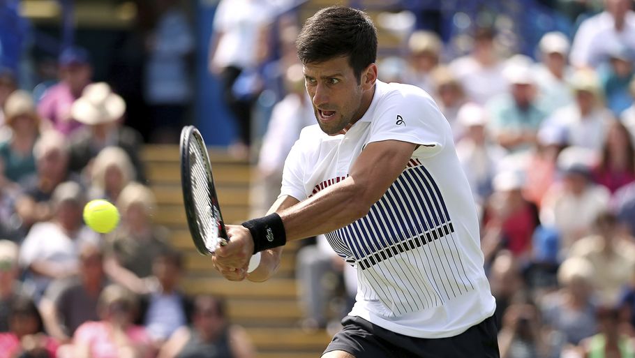 Novak Djokovic er klar til Wimbledon efter at have vundet optaktsturneringen i Eastbourne. Foto: AP