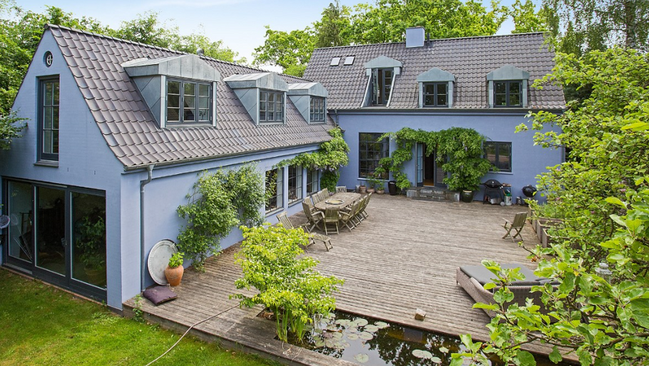 Huset nord for Lyngby er sat til salg for 13.500.00 kroner. Foto: Ejendomsmæglerfirmaet Jesper Nielsen.
