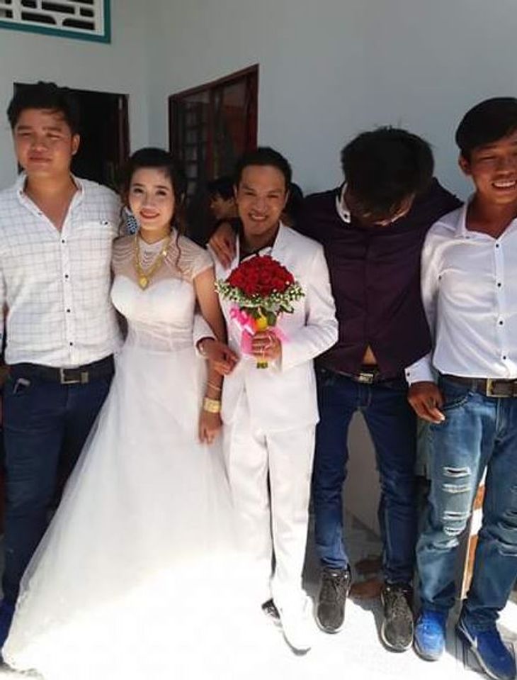 Hao og Huynh blev gift den 14. maj i Vietnam. Hao, der har permanent opholdstilladelse i Danmark, er nu tilbage her, mens Huynh er i Vietnam. Privatfoto