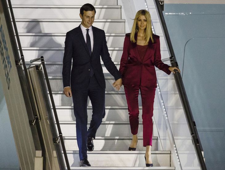 To af præsident Trumps betroede rådgivere, datteren Ivanka og svigersønnen Jared Kushner, er også med i Europa. (Foto: AP)