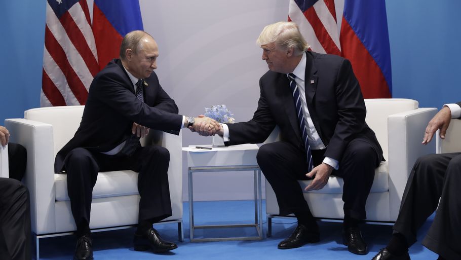 Mødet mellem de to blev foreviget af alskens fotografer. Foto: AP