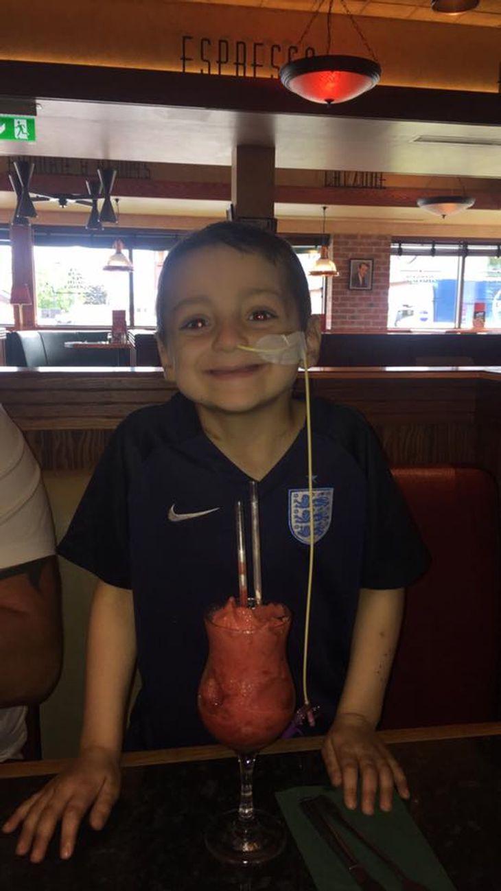 Den 6-årige kæmpede til det sidste, men lige meget hjalp det Foto: Bradleys Facebook-støtteside