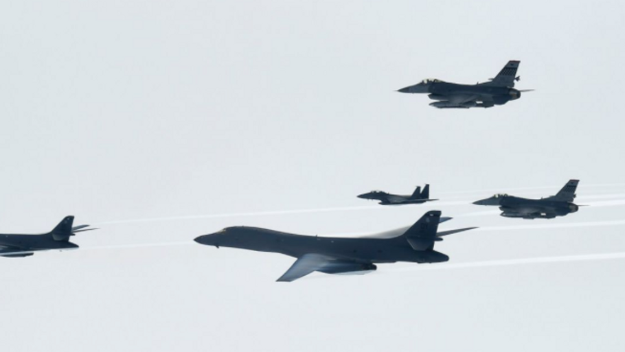 Foto fra fredagens øvelse: Det sydkoreanske forsvarsministerium/AP