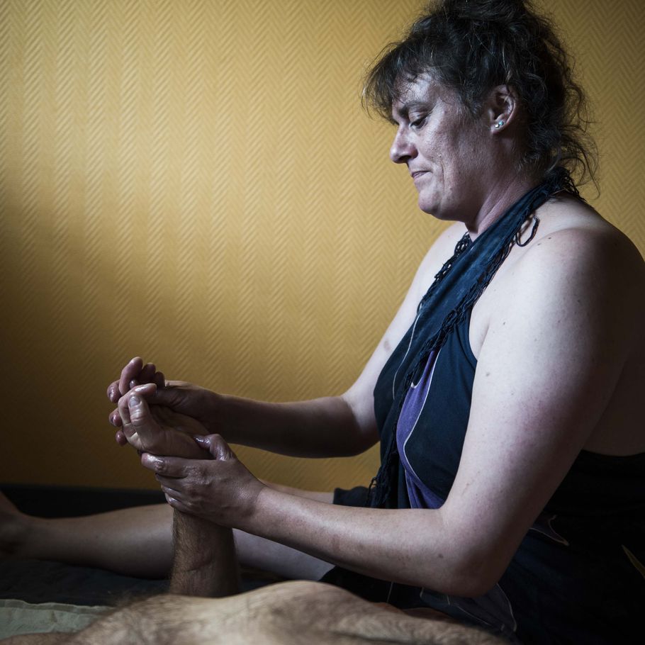 Kom med til tao-tantra massage Nynne løsner op for seksuelle energier billede pic