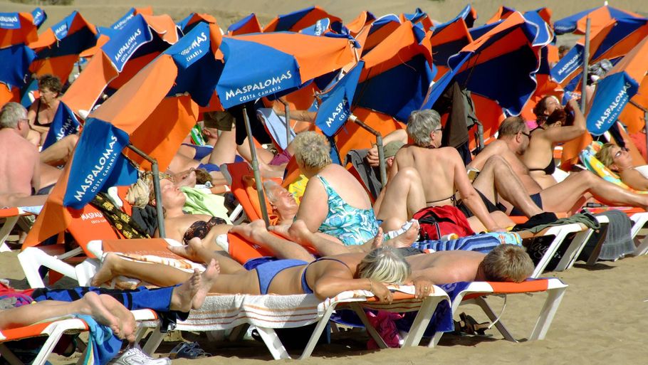 Den populære strand Maspalomas går også under navnet 'Europas Nudistiske Hovedstad'. Foto: AP