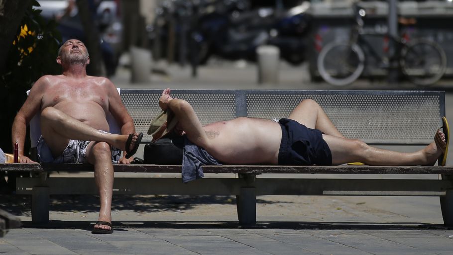 Det forventes at blive rekordvarmt i Spanien i weekenden. Foto: Manu Fernandez/AP