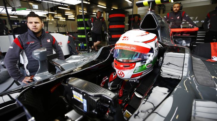 Antonio Giovinazzi er tredjekører hos Ferrari, som leverer blandt andet motorer til Haas. Foto: Hone/LAT/REX/All Over Press