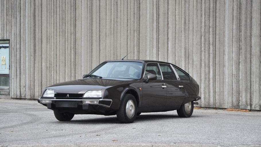 Citroën CX'eren er stadig en unik bil. Thomas Blachman har givet modellen fra 1984 nogle ekstra personlige anstrøg. Foto: Jens Overgaard