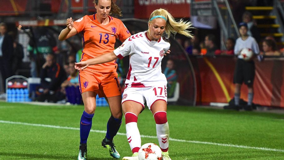 Line Jensen og Danmark står med vippen til en EM-kvartfinale inden aftenens kamp mod Norge. Foto: All Over Press
