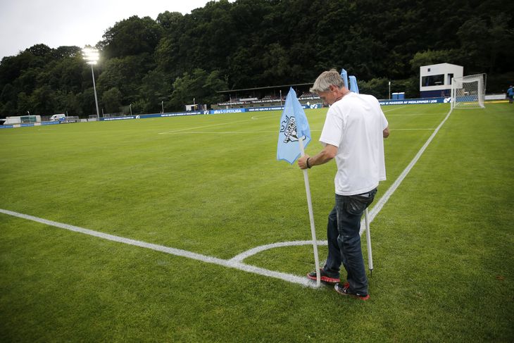 Det krævede stor forberedelse at gøre det lille stadion klar til Superliga-fodbold (Foto: Jens Dresling)