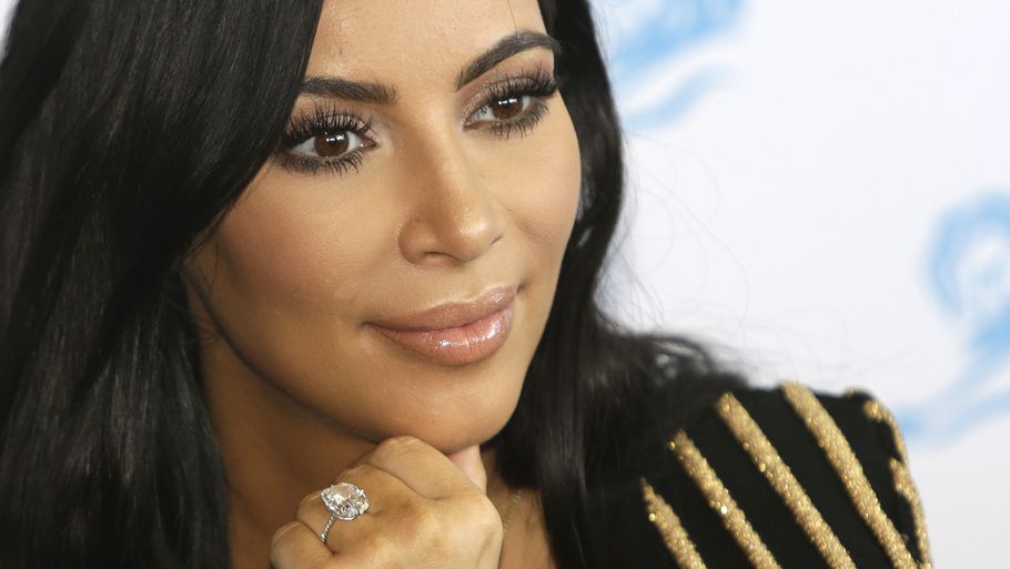 Kim Kardashian West må ikke kalde sit nye produkt for 'KKW', hvis det står til skaberen af 'KW'. Foto: All Over Press