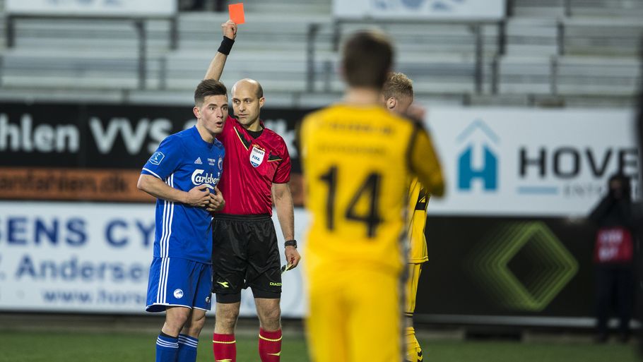 Benjamin Verbic fik vist det røde kort i en hård affære mellem AC Horsens og FC København. Foto: Mikkel Berg Pedersen