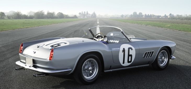 Denne Ferrari deltog i Le Mans i 1959, og nu er den blevet solgt for et trecifret millionbeløb på auktion. Foto: RM Sothebys 