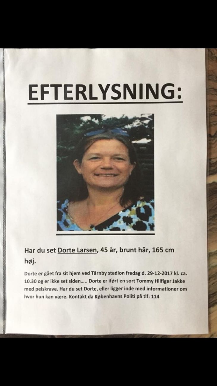 Denne efterlysningsplakat er sat op mange steder i jagten på 45-årige Dorte Larsen.