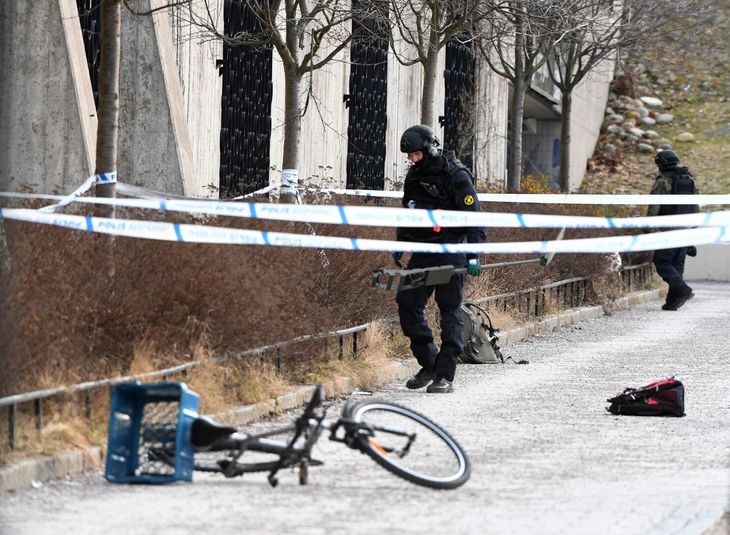 To personer er kommet til skade efter en eksplosion ved en svensk metro-station. Foto: Polfoto/Henrik Montgomery