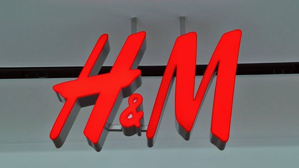H&M beskyldes for racisme: Jeg den abe i junglen – Bladet
