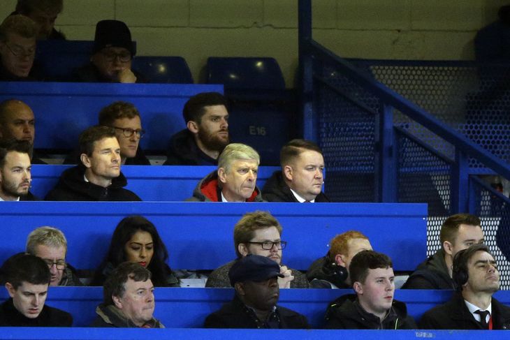 Wenger i selskab med Jens Lehmann, der nu er med i Arsenals trænerstab. Foto: AP