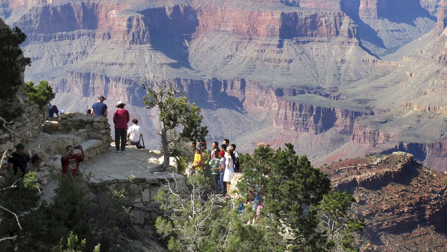 Grand Canyon er en af verdens største kløfter og har tusindvis af besøgende hvert år. Foto: AP