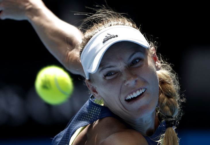 Caroline Wozniacki kan med en sejr i Australian Open snige sig op på verdensranglistens førsteplads. Foto: Vincent Thian/AP