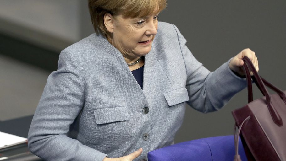 Angela Merkel har fået frist til udgangen af denne måned til at finde en europæiske løsning på det altoverskyggende problem med flygtninge og migranter, der søger mod Europa. Foto: AP/Michael Sohn