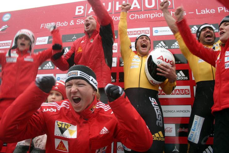 Schweiz med Sabina Hafner vandt VM-sølv i 2009 i et kombineret bobslæde-skeleton-VM. Foto: All Over