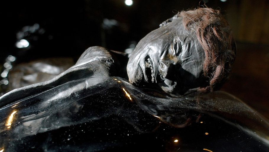 Grauballemanden ligger på Moesgaard Museum, og her må man stadig gerne kalde en mumie for en mumie. Foto: Ole Lind/Jyllands Posten