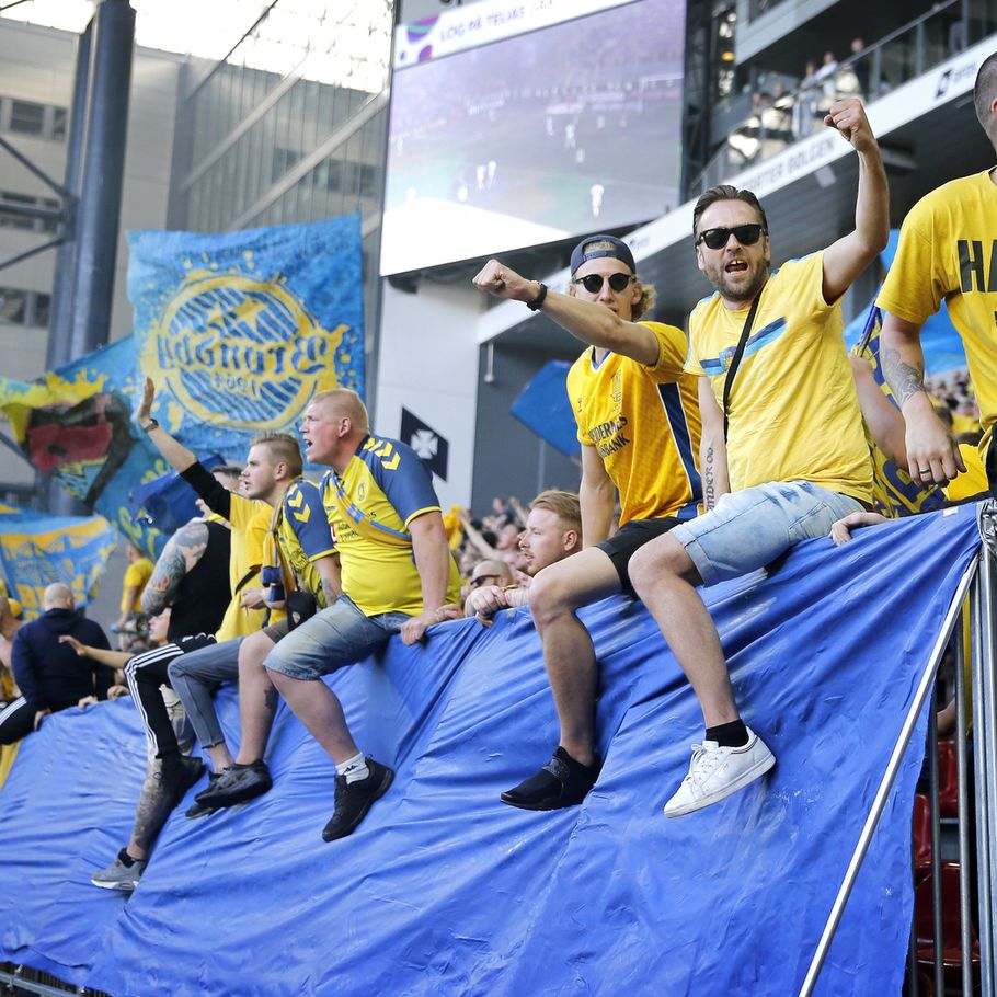 Brøndby-fans har fået nok af politiet Det er spin-retorik! bilde