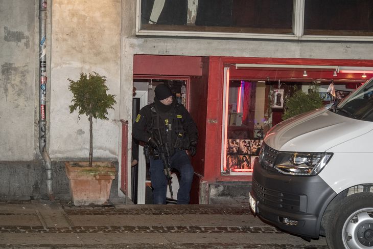 Øksemanden blev anholdt i denne pornobutik i Istedgade. Foto: Kenneth Meyer