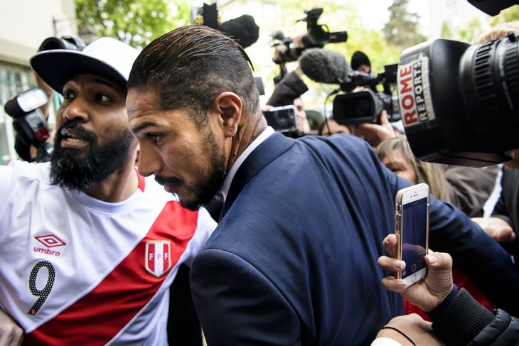 Paolo Guerrero skal alligevel med til VM. Foto: Jean-christophe Bott/AP