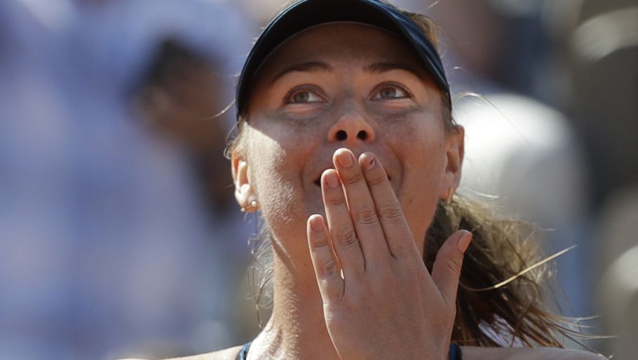 Maria Sharapova smadrede Pliskova og står nu til at møde Serena Williams i næste runde. Foto: AP