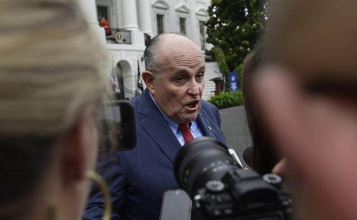 Rudy Giuliani mener, at lydoptagelsen beviser, at præsident Trump ikke har gjort noget forkert. Foto: AP