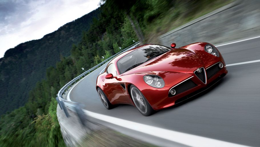 Alfa Romeo 8C Compitizione var en særdeles flot kraftkarl med 444 hestekræfter, da den blev lanceret i 2007. Nu vil Alfa Romeo gentage successen. Foto: PR