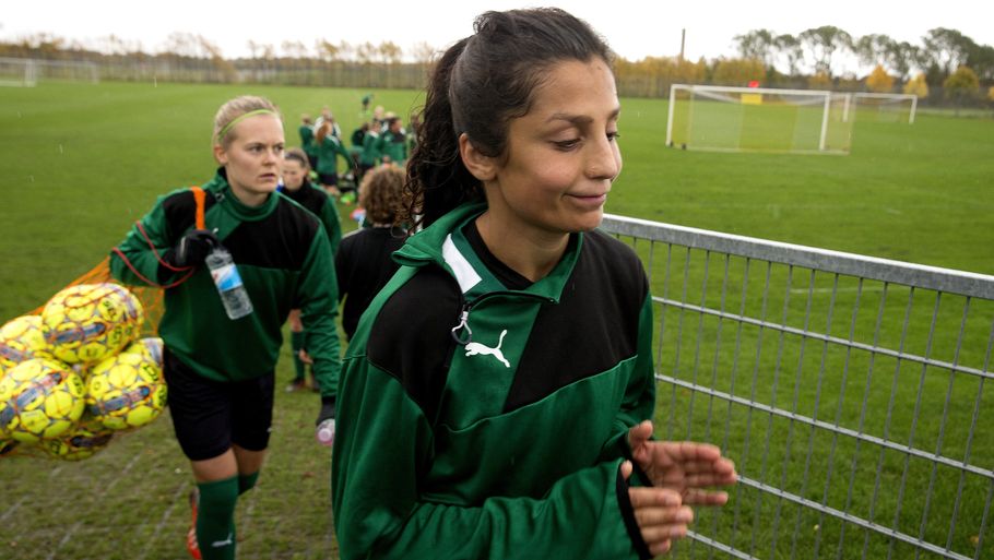 Nadia Nadim og de andre landsholdsspillere trænede i neutralt tøj i Dragør, da konflikten eskalerede og resulterede i aflysning af VM-kvalkampen mod Sverige. Foto: Finn Frandsen