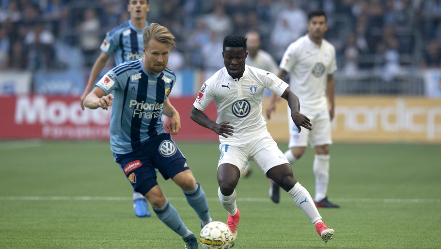 Kingsley Sarfo i aktion for Malmö FF mod Djurgården. Foto: All Over Press
