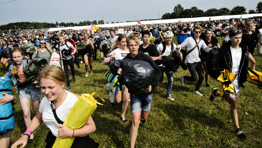 Fremover er der hjælpe at hente, hvis man er træt af at slæbe udstyr til og fra Roskilde Festival. Foto: Philip Davali