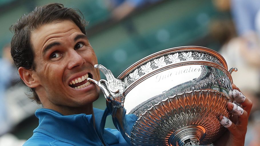 Et bid i pokalen. Det har Rafael Nadal nu prøvet i alt 11 gange. Foto: Michel Euler/AP/Ritzau Scanpix
