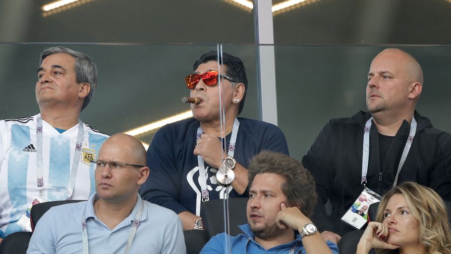 Diego Maradona i topform under VM i Rusland. Foto: Ricardo Mazalan/AP