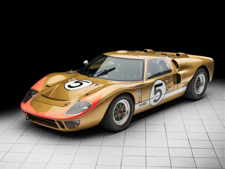 GT40 er bare 1,02 meter høj, når man måler ved forruden. Det var et krav for at deltage i 60'ernes racerløb. Foto: Courtesy of RM Sotheby's