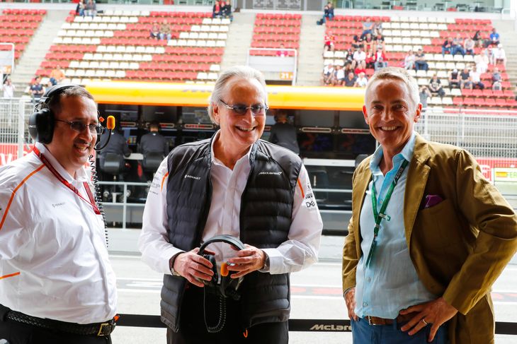 Martin Whitmarsh var gæst hos McLaren i maj i Spanien. Her sammen med storaktionæren Mansour Ojjeh. Foto: Steven Tee/LAT Images/REX/All Over Press 