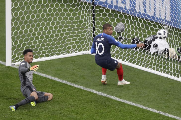 Gallese var chanceløs ved den franske scoring, som blev sat ind af Mbappé. Foto: Mark Baker/AP