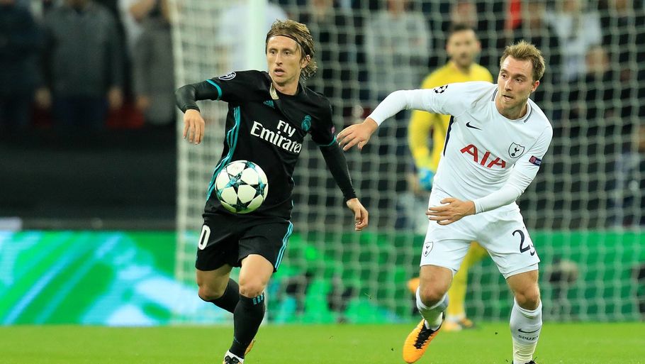 Luka Modric og Christian Eriksen kom i direkte duel i Champions League. Foto: AP