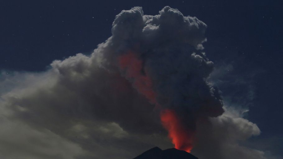 Mount Agung i udbrud. Foto: Reuters