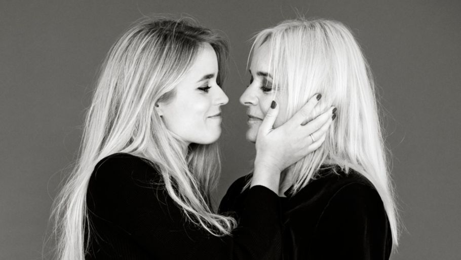 Kærligheden blomstrer mellem Kathrine Kjær og Anne Linnet, der planlægger at holde bryllup næste sommer. Foto: Les Kaner