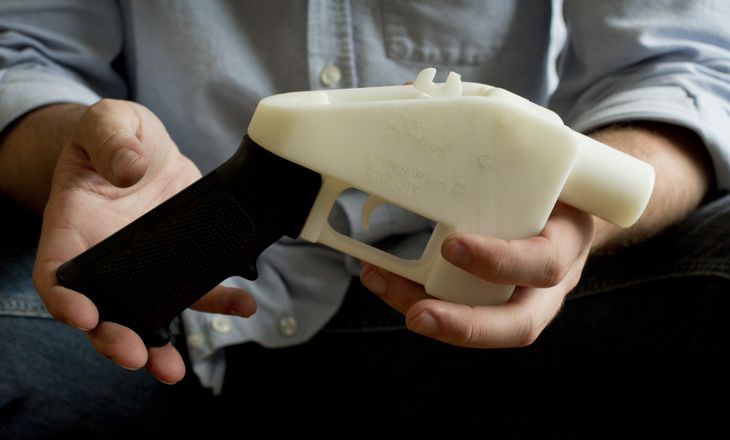 3D-pistolen er fremstillet i plastik, men kan affyre dræbende skud. Foto: AP
