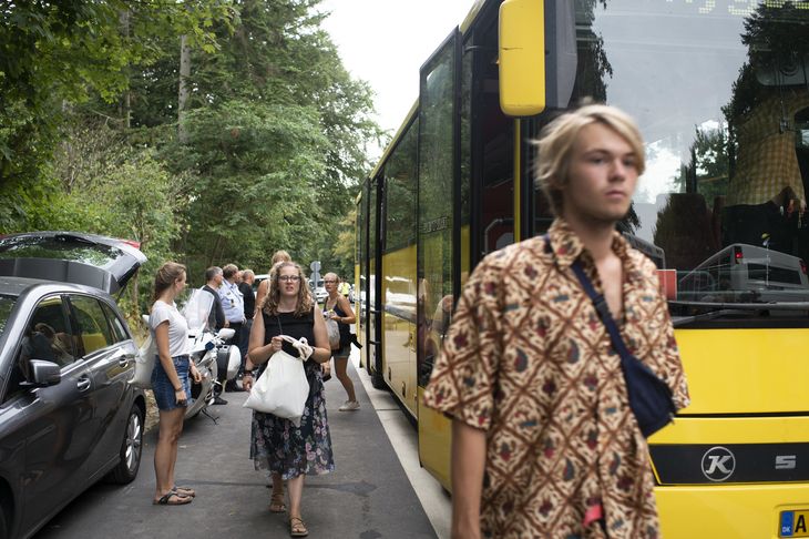 Festivalgæsterne må se langt efter de shuttlebusser, der normalt fragter dem til festivalpladsen. Foto: Olivia Loftlund